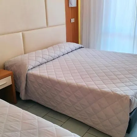 Hotel Aura Living 3*