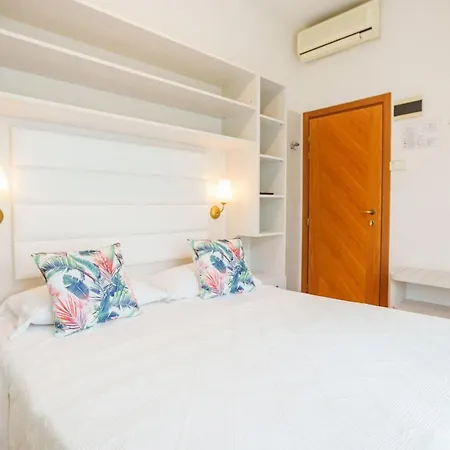 Hotel Noidue Hotel 2*