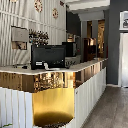 斯特拉意大利亚酒店