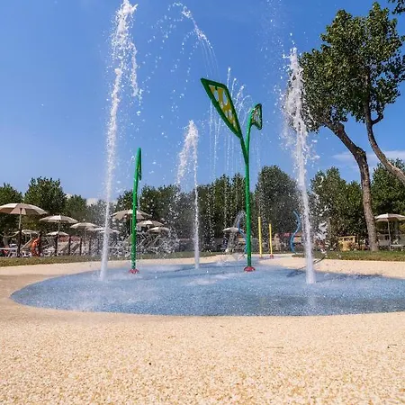 Village de vacances Family Village 4*