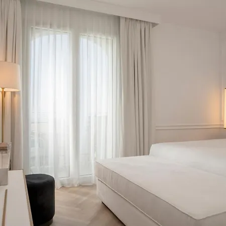 Hotel De Londres