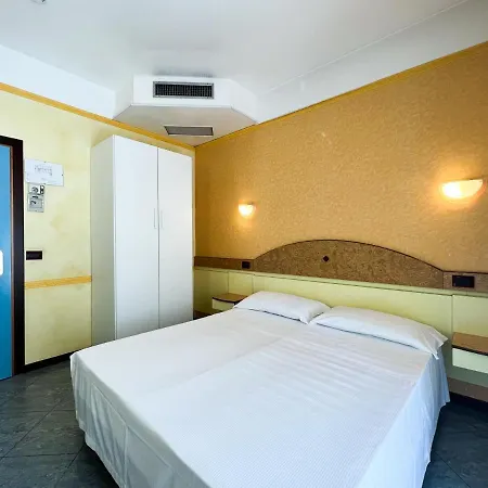 Soleblu Hotell 3*