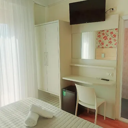 Monica Hotel