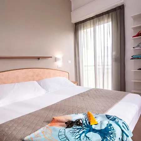 Hotell Holland 3*