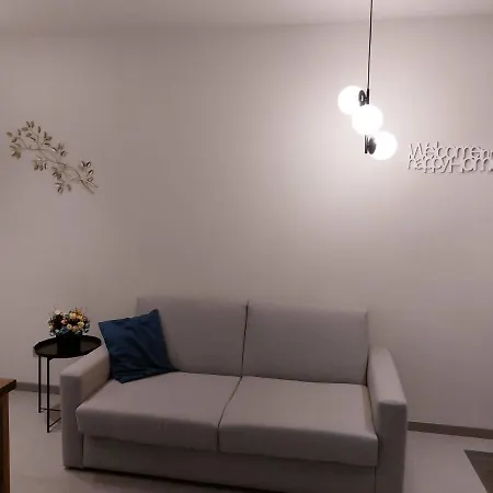 The 6 Apartment *