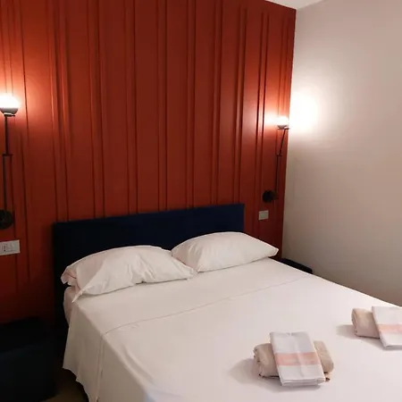 The 6 Apartment *