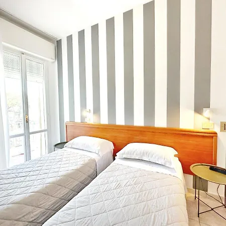 Aura Living Hotel 3*