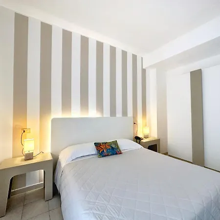 Hotel Aura Living 3*