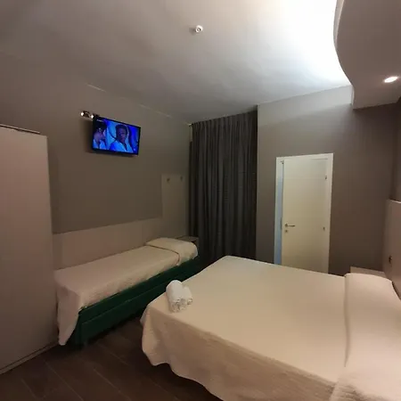 Hotel Royal Plaza 4*