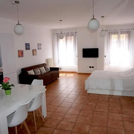 Apartment In Piazza Cavour Centro Storico