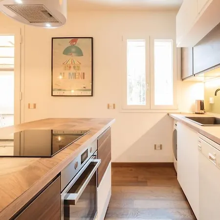 Casa Di Design Nel Cuore Di Apartment