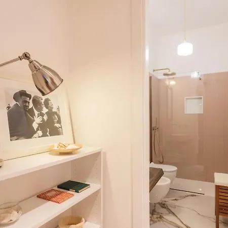 Casa Di Design Nel Cuore Di Apartment