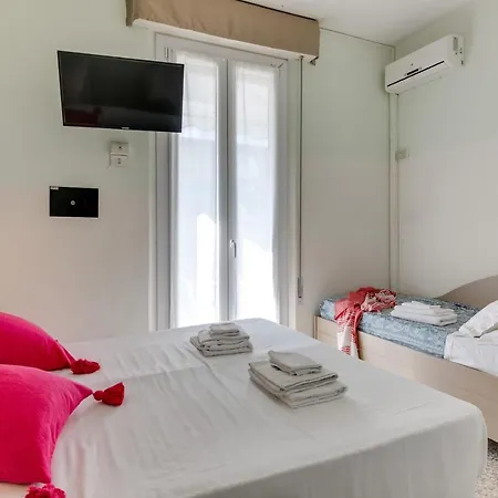 Madana Hotel 2*