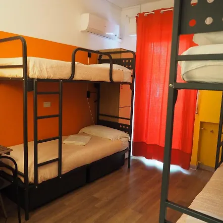 Sunflower Backpacker & Bar Ostello