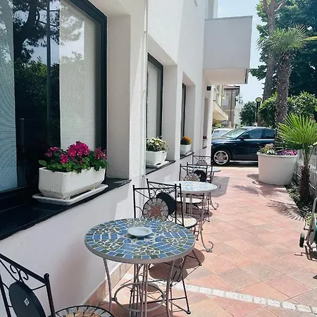 Adria Nuova Szálloda Rimini