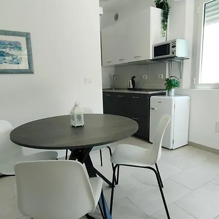 Appartamento Casa Lety Con Giardino, Aria Condizionata E Wifi