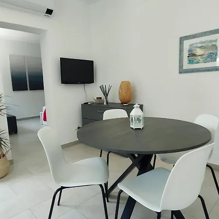 Casa Lety Con Giardino, By Affitti Brevi Апартаменты