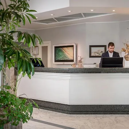 Hotel Rosa Riviera 4*