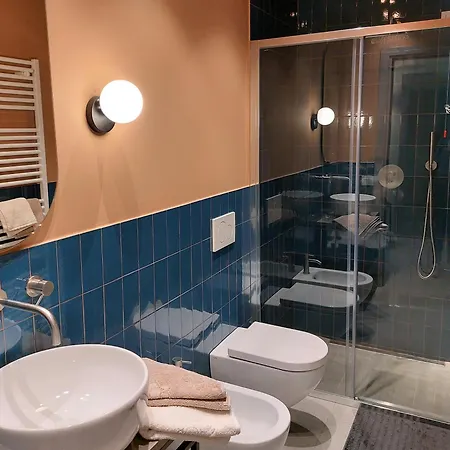 The 6 Apartment *