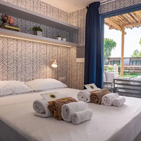 Family Village 4*