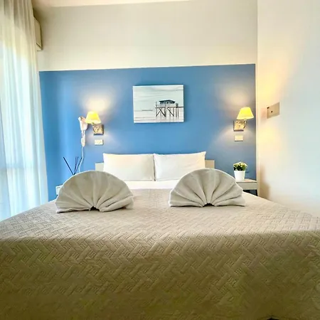 Hotel Alfa - Spiaggia Inclusa Con Pacchetti Personalizzati 리미니
