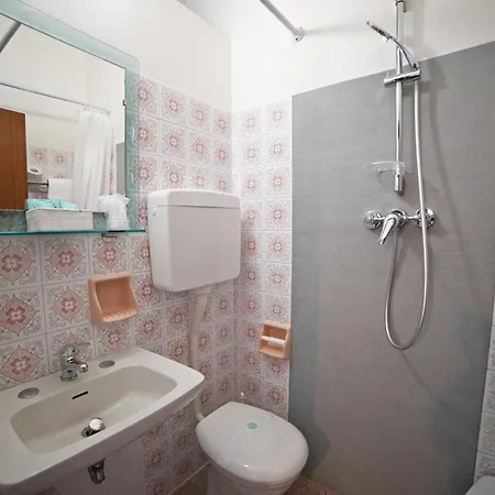 Hotel Mara 2*