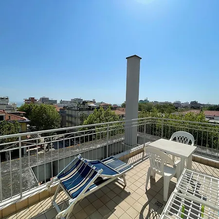 Aparthotel Azzurra 3*