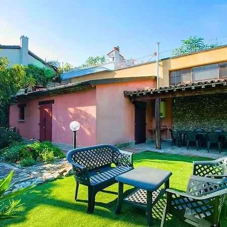 Casa vacanze Maison Anna - Relax In Casa Indipendente Con Giardino In Centro E Free Parking Rimini