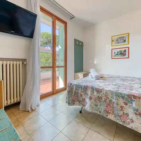 Charles 3* Rimini