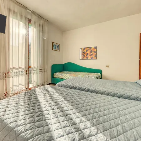 Hotel Charles 3*