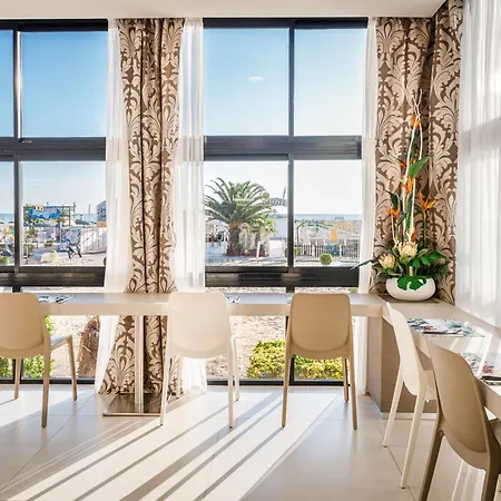 Ariane Hotel 3*