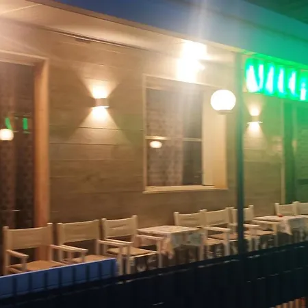 拉维尼娅别墅酒店 2* 里米尼