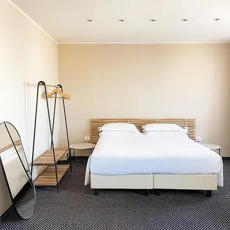 Rosa Riviera Hotel