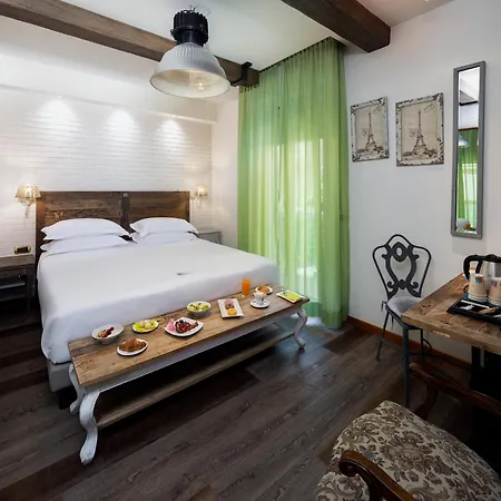 Western Maison B Rimini