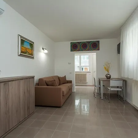 Aparthotel Perla 2*