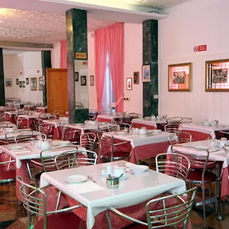 Hotel Parigi 3*