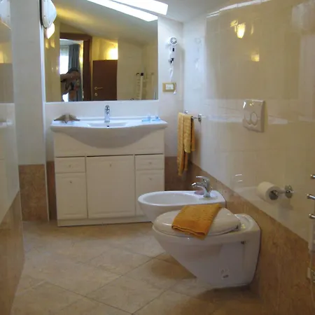Aparthotel La 3*