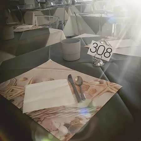 Hotel Condor 3*