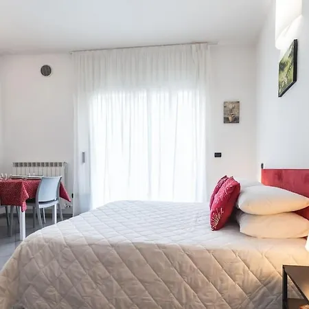 Appartamento Exclusive: Fronte Mare Con Terrazzo E Parcheggio