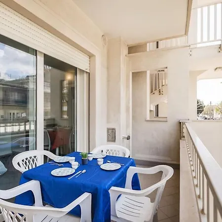 Appartamento Exclusive: Fronte Mare Con Terrazzo E Parcheggio Rimini