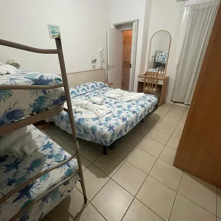 Vienna Rivazzurra فندق
