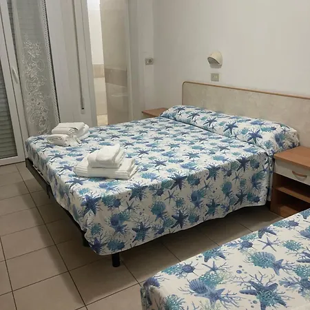 Vienna Rivazzurra فندق ريميني