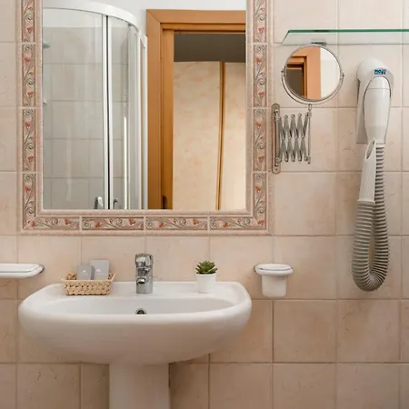 Hotel Rondinella E Viola 3*