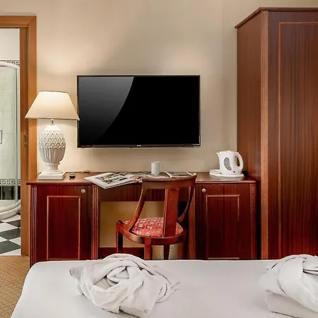 Hotel De Londres 4*