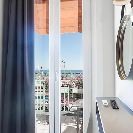 Gaia Hotel 2*