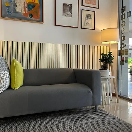 Otel T