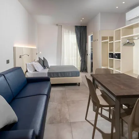 Primrose Hotel 3*