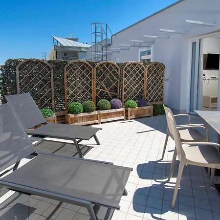 Primrose Hotel 3*