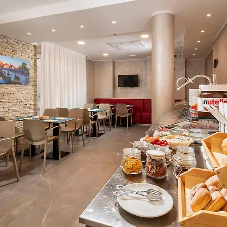 Primrose Hotel
