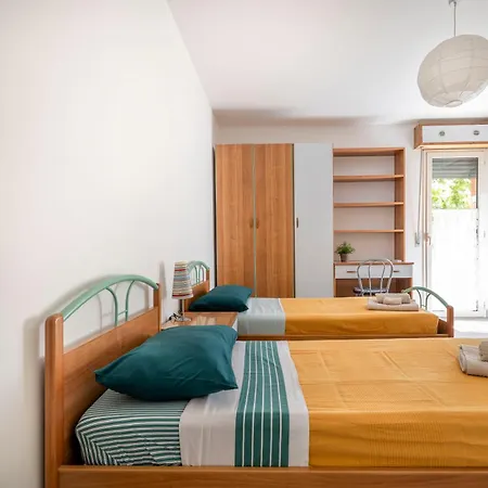 La Casina Dei Cachi Apartment *